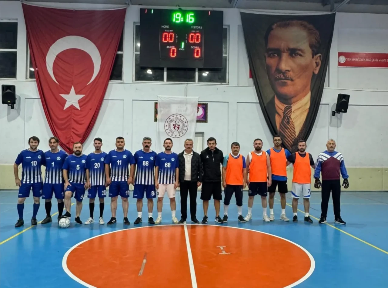 Şalpazarı'nda Futsal Turnuvası'nda Yarı Final Heyecanı Başlıyor!