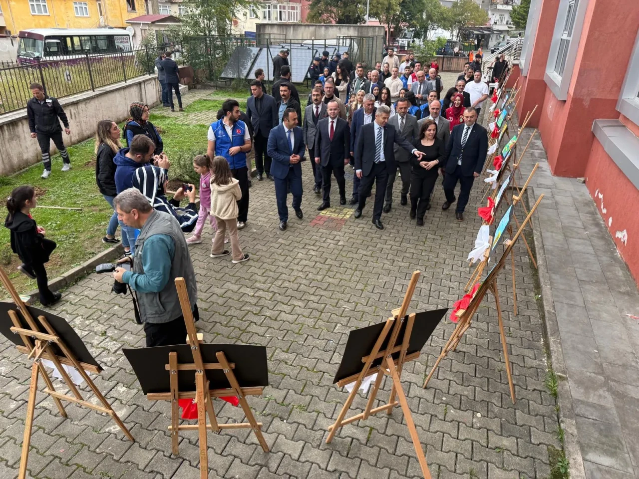 Artvin'de gençler için doğa sevgisi ağaç dikim etkinliğiyle pekiştirildi