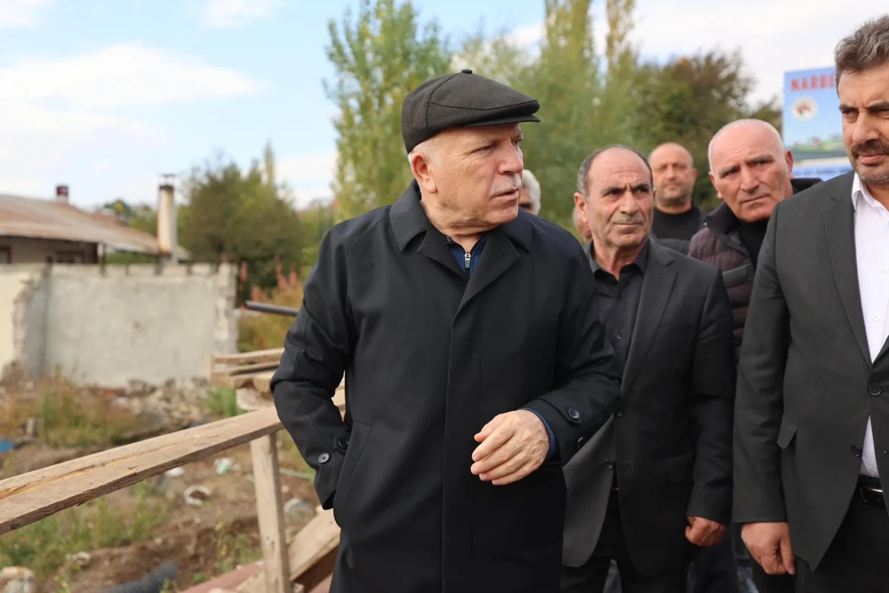 Sekmen Narman'da Belediyecilik Çalışmalarını İnceledi, Hizmet Sözünü Yeniledi