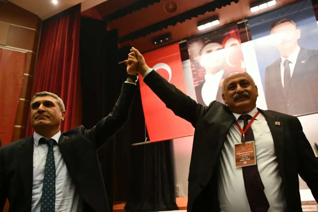 Atan, CHP Artvin İl Başkanlığı'na yeniden seçilerek birlik mesajı verdi