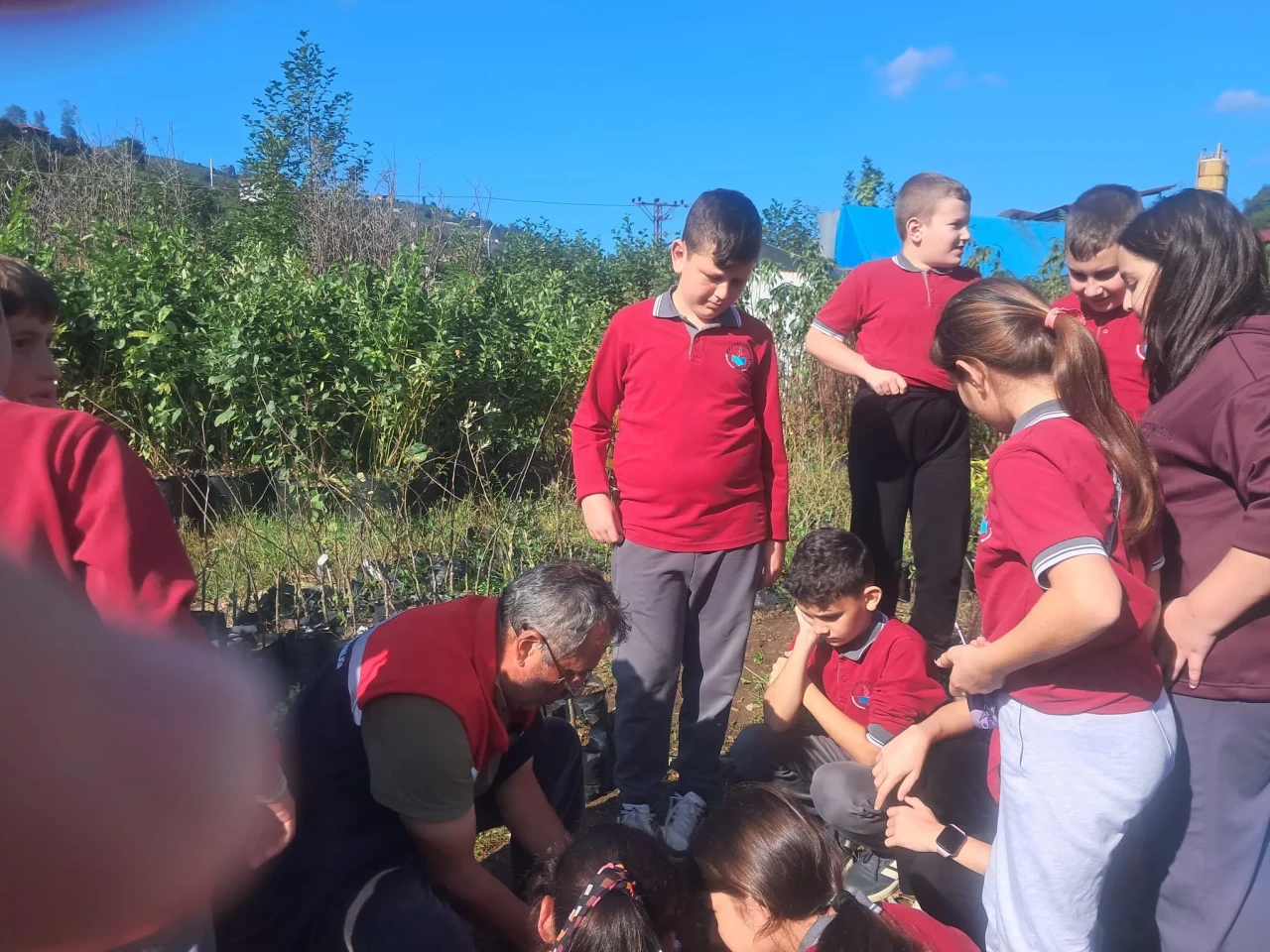 Minik öğrenciler tarım sevgisini öğrendi: Durgun Göz Aşısı eğitimi ve fidan hediyesiyle buluştular