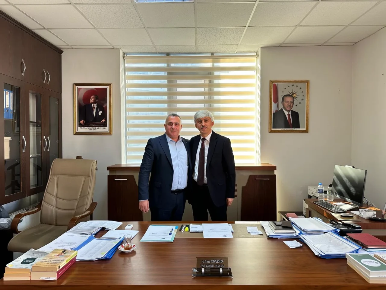 Pazar Ticaret ve Sanayi Odası, ihtiyaç sahibi öğrencilere kışlık mont desteği sağladı