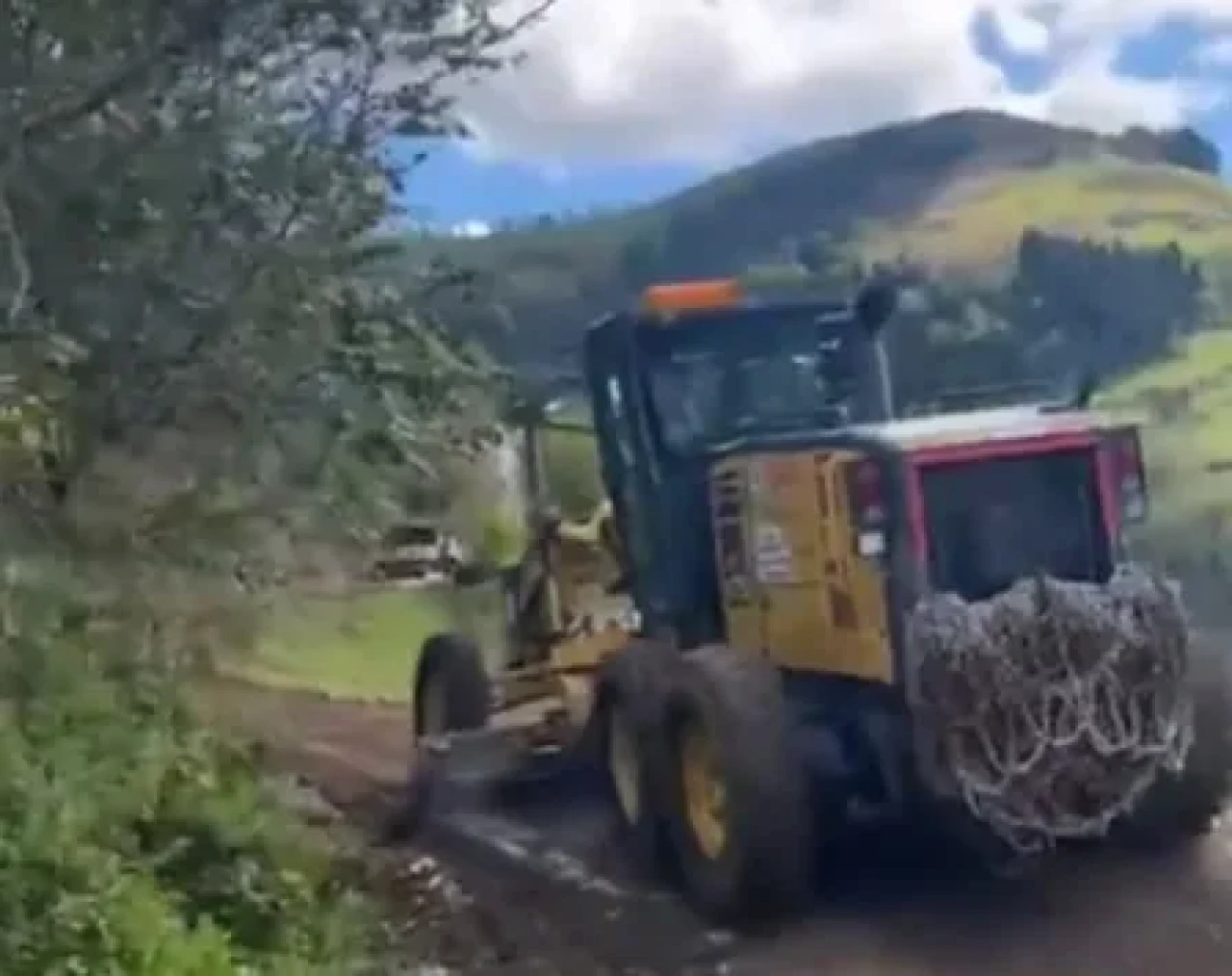 Trabzon'da Doğancı Mahallesi için yol ve altyapı çalışmaları sürüyor
