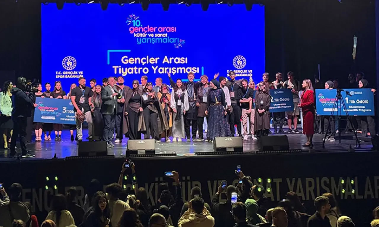 Bakan Bak: Türkiye Yüzyılı, gençlerin yüzyılı olacak