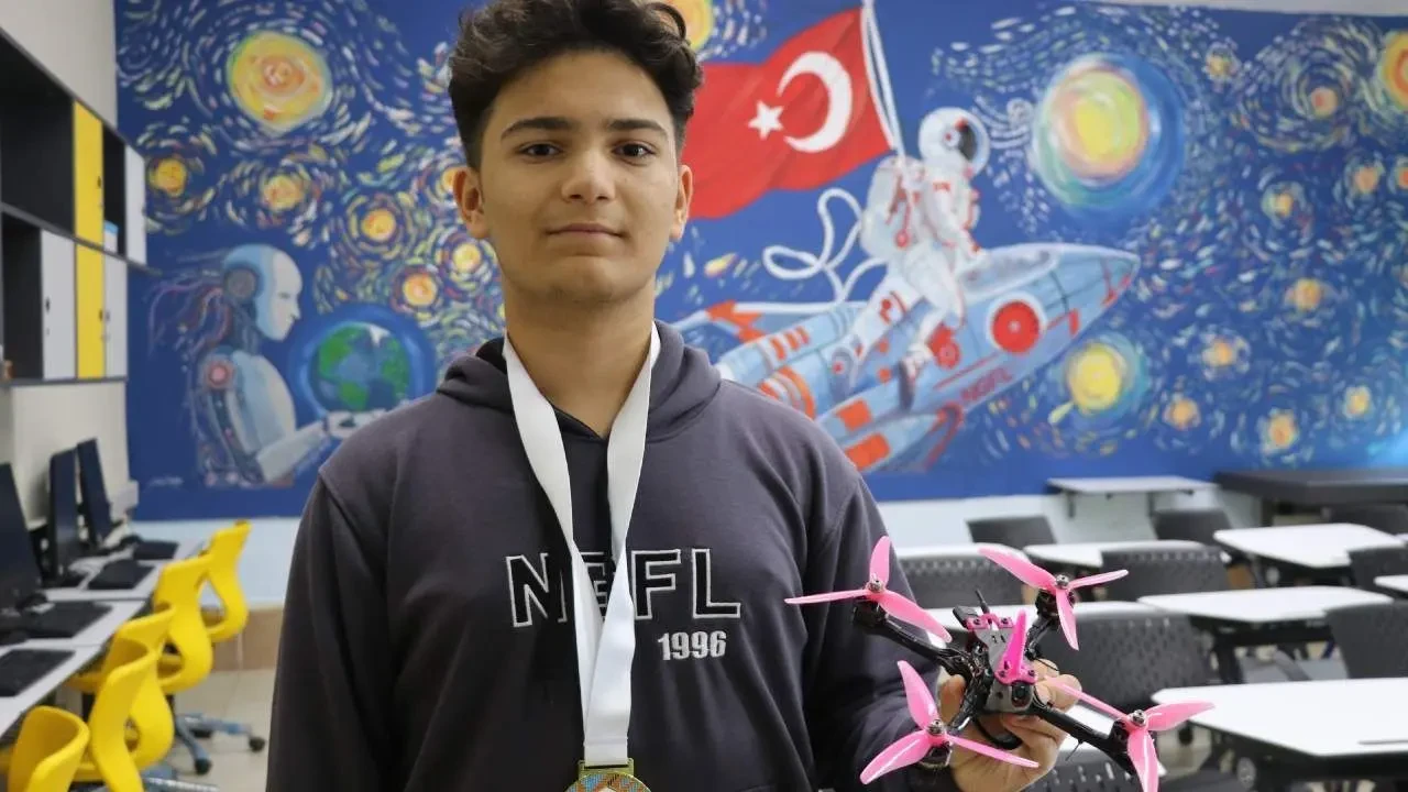 Doruk Cengiz: Kütahya’nın Parlayan Yıldızı, TurkicSkills 2025’te Dronuyla Zirveye Adım Attı!