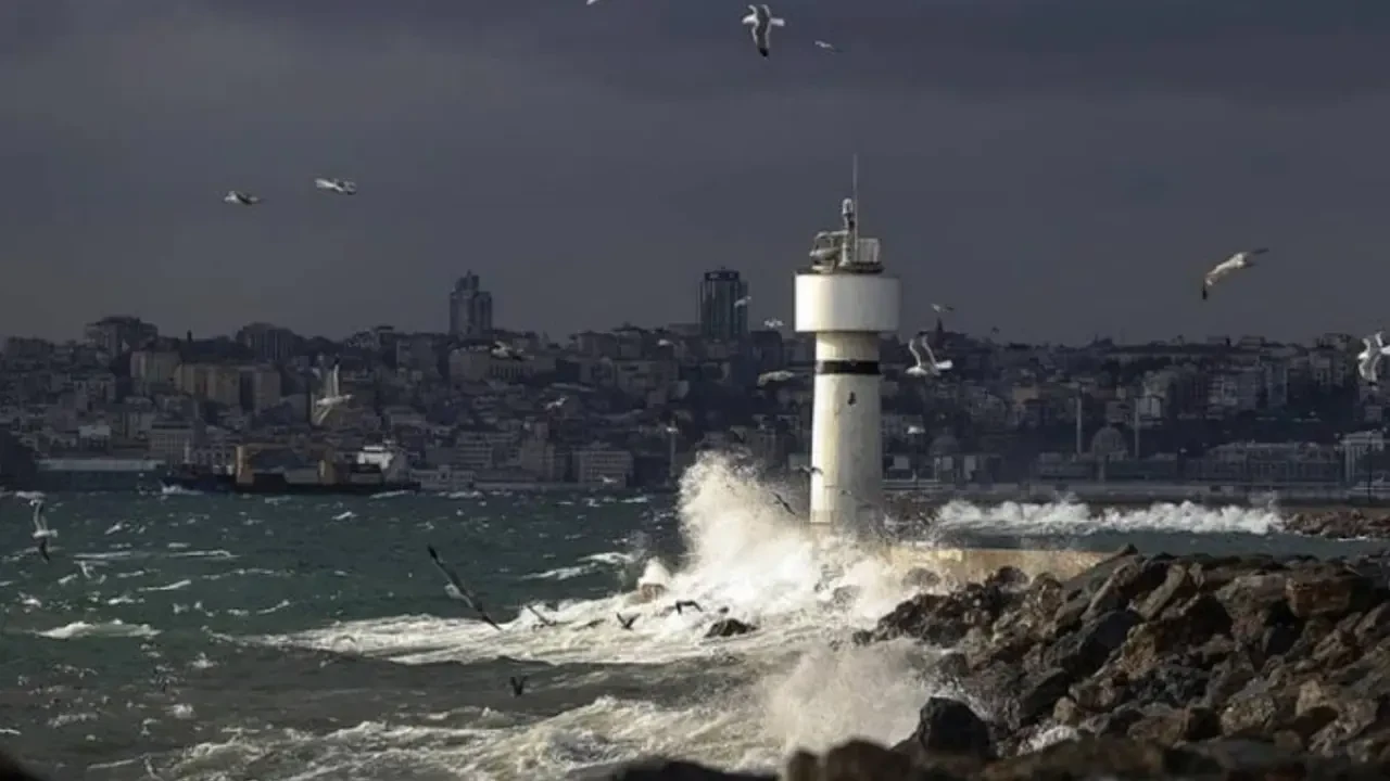 İstanbul'da Fırtına Beklentisi: Valilikten Uyarı Geldi!