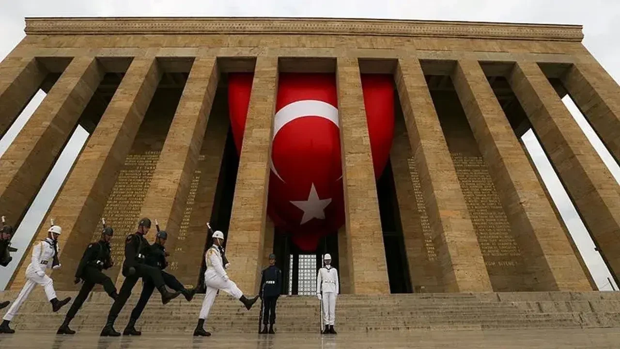 10 Kasım Resmi Tatil Mi? Eğitim Kurumları 10 Kasım'da Kapalı Mı?