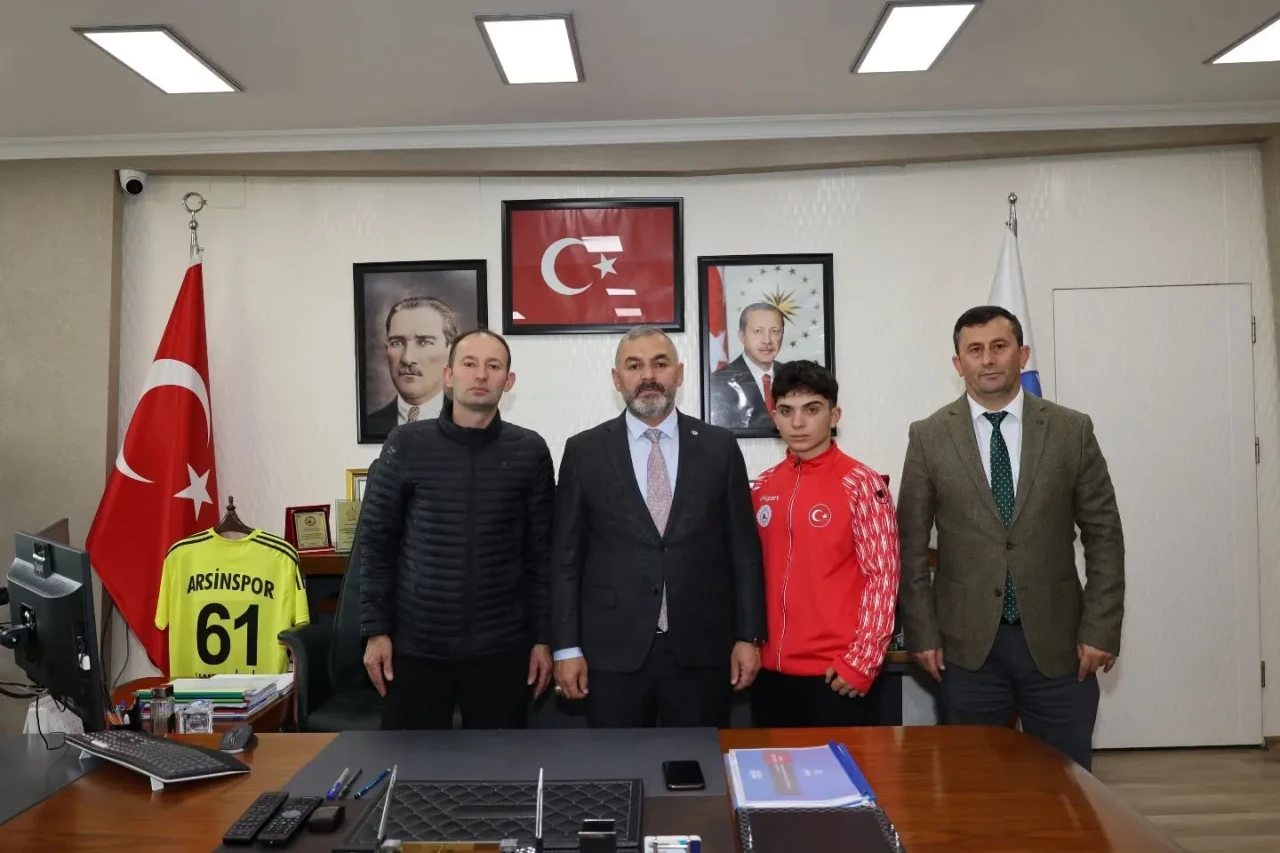 Eren Koç, Bulgaristan'daki Wushu Kungfu Şampiyonası'nda Türkiye'yi temsil edecek