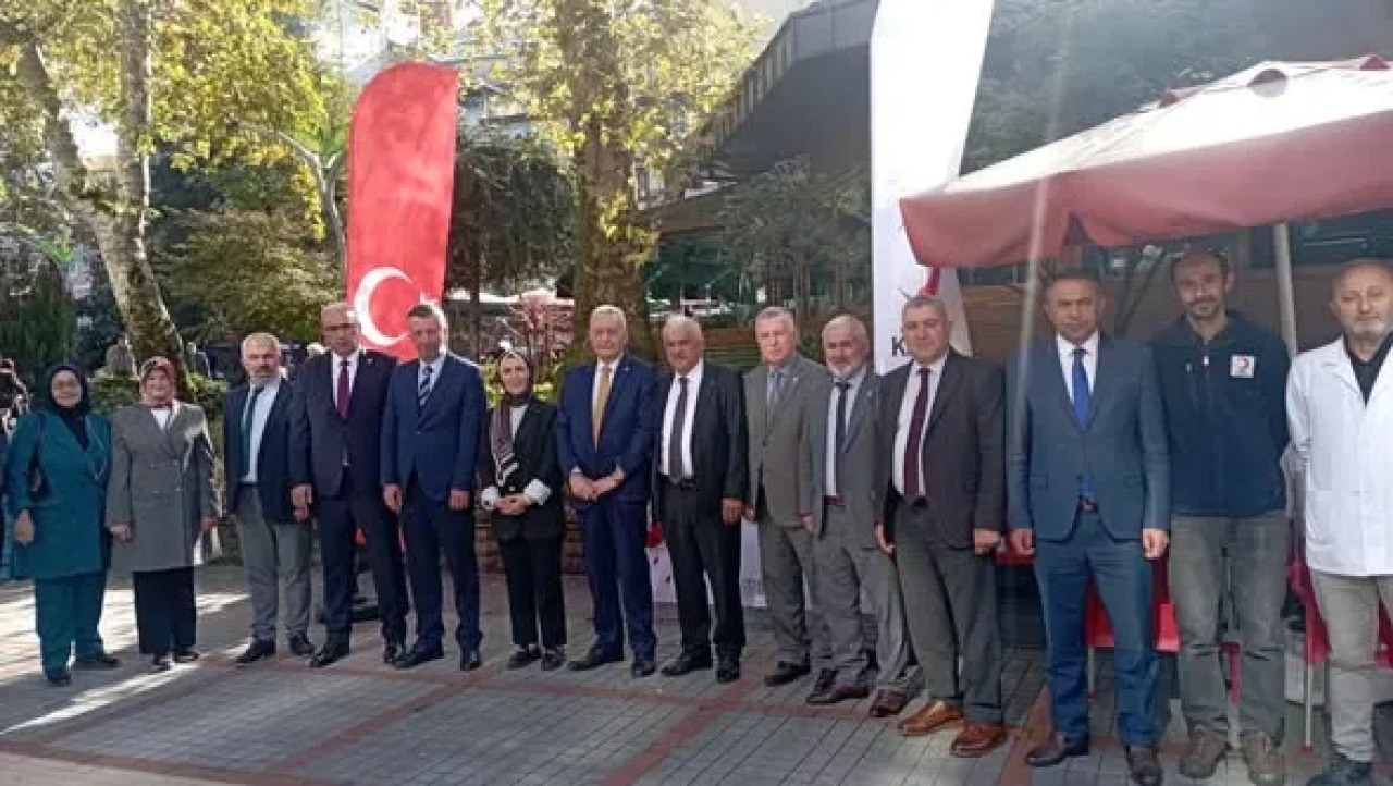 AK Parti Rize Teşkilatı, Kızılay Haftasında Kan Bağışına Destek Verdi