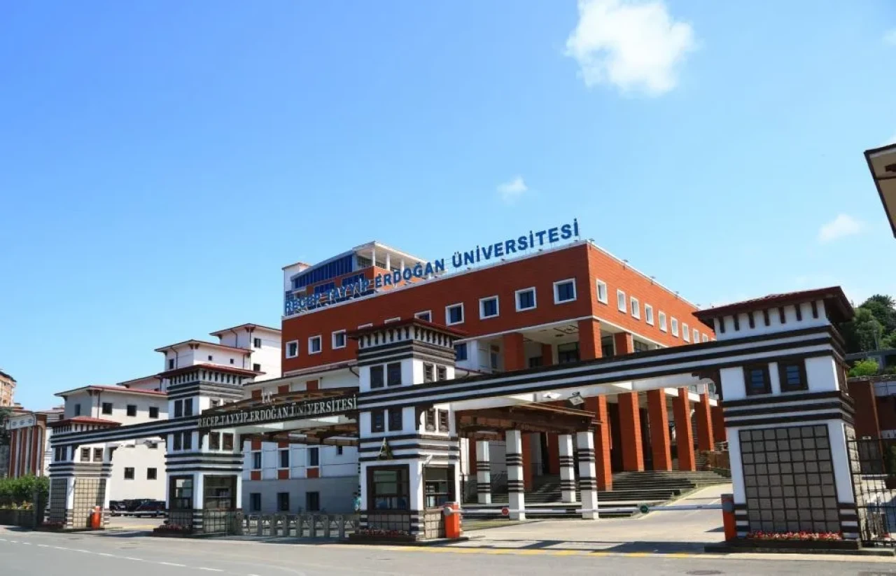 Türkiye’nin En İyi Üniversiteleri Belli Oldu! Recep Tayyip Erdoğan Üniversitesi 39. Sırada Yer Aldı