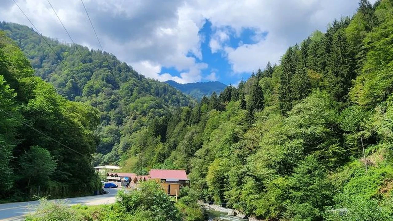 Şifalı Sular ve Doğanın Renk Cümbüşü: Sonbahar İçin İyileşme Noktanız!