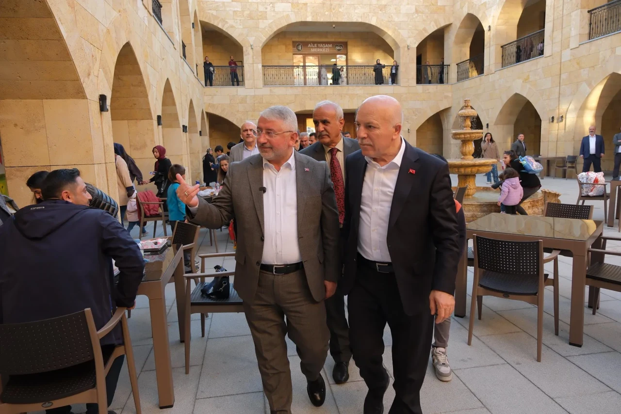 Erzurum Belediye Başkanı Sekmen, Çorum'da hemşehrileriyle buluştu