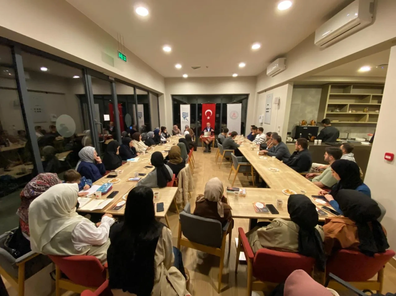 Rize'de gençler için kitap tahlili etkinliği: İnsanın Anlam Arayışı değerlendirildi