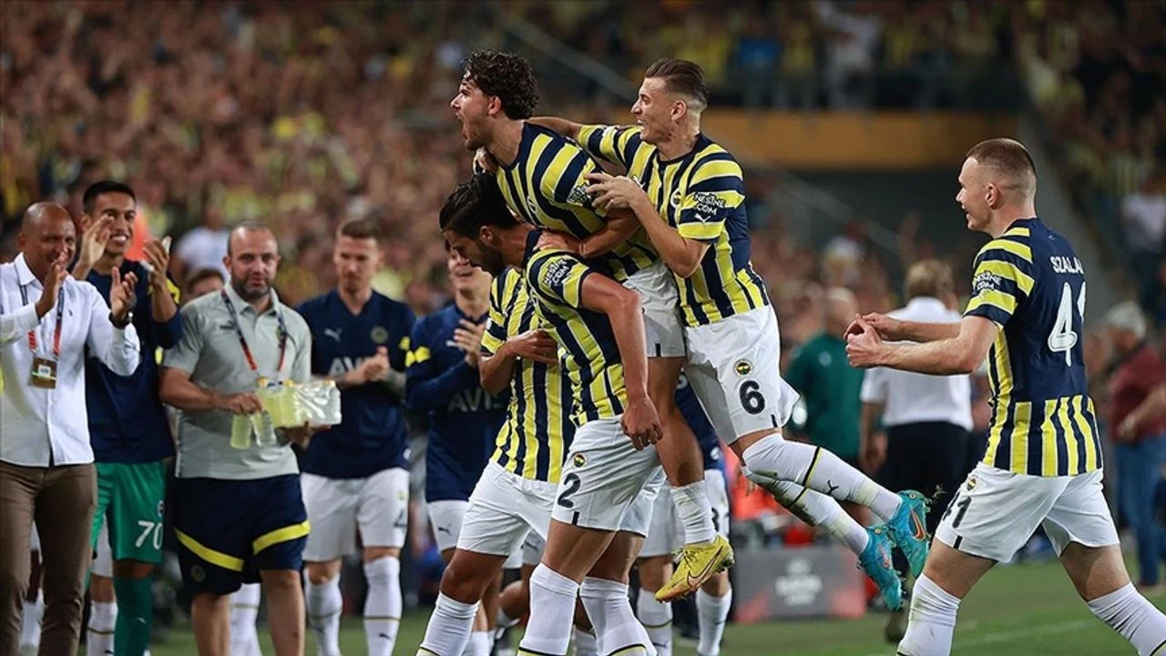 Fenerbahçe, Rize maçı kadrosunu açıkladı: Sürpriz eksikler var