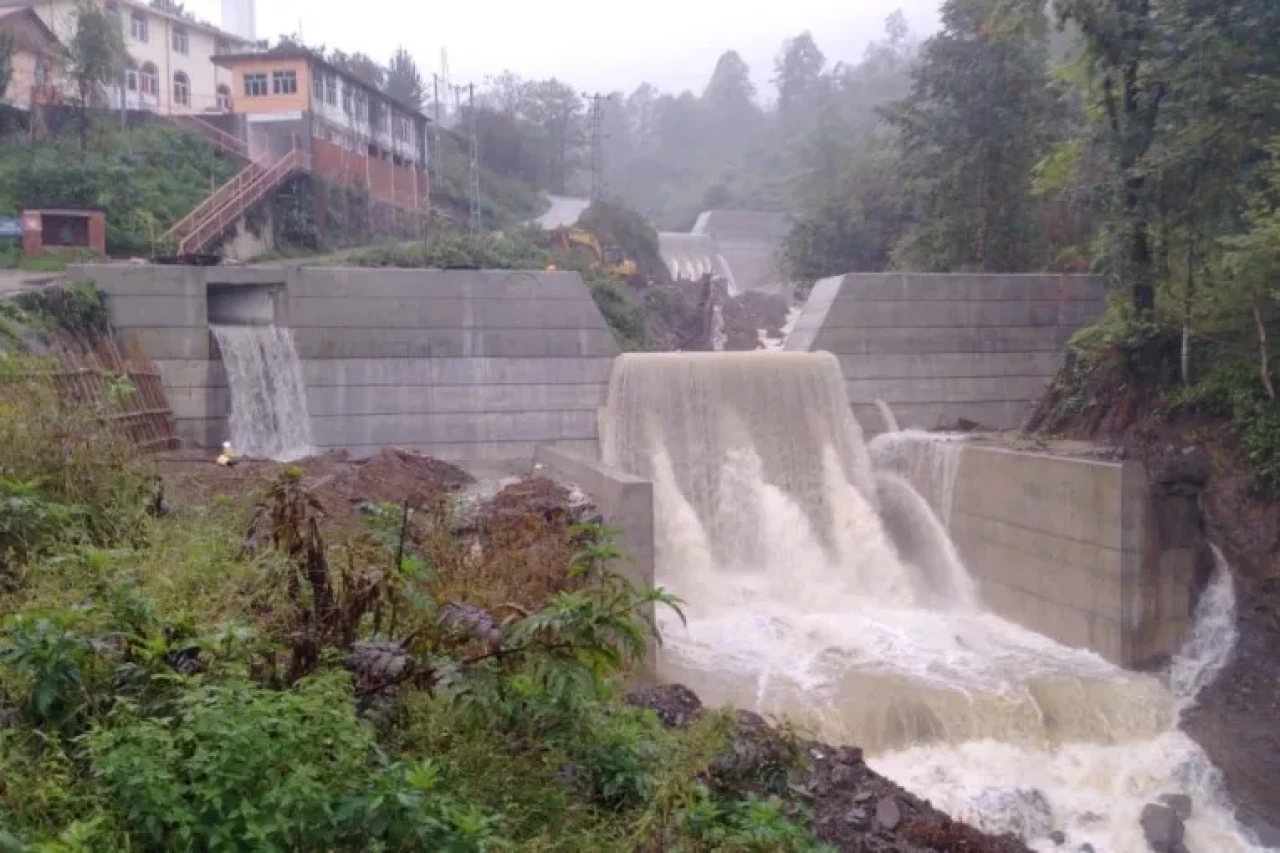 Artvin Hopa’da Sel Riskine Karşı Dere Islah Projesi Başladı