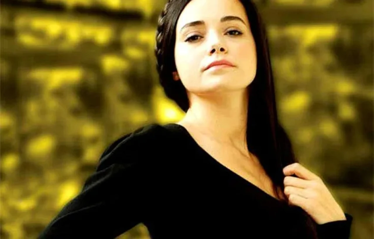 Özgü Namal Kimdir?