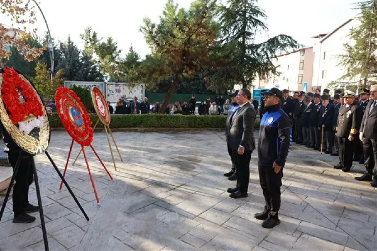 Atatürk, Derince’de anıldı