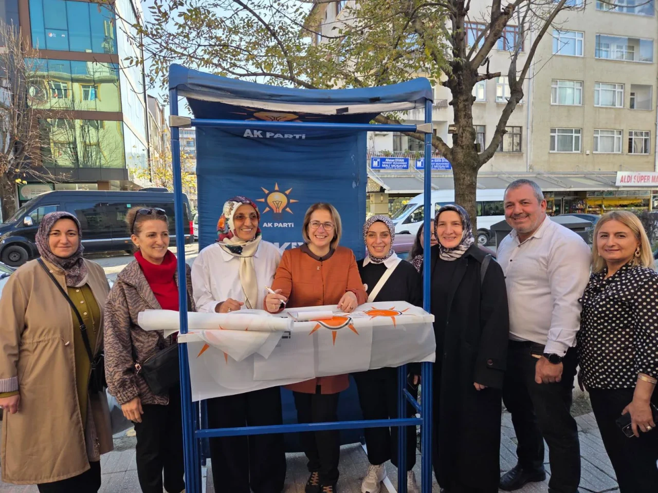 AK Parti Artvin Kadın Kolları Arhavi'de üye kayıtlarıyla gücüne güç kattı