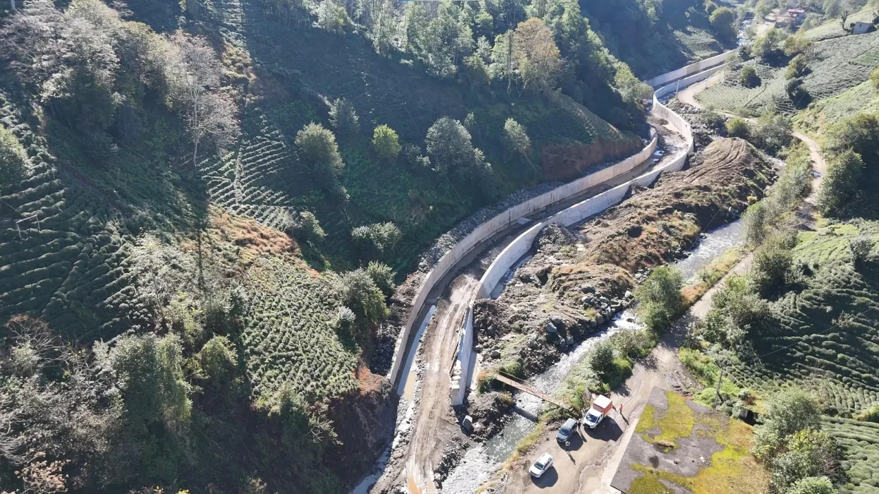 Rize'de Taşkın Riskini Azaltmak için İnşaat Çalışmaları Devam Ediyor