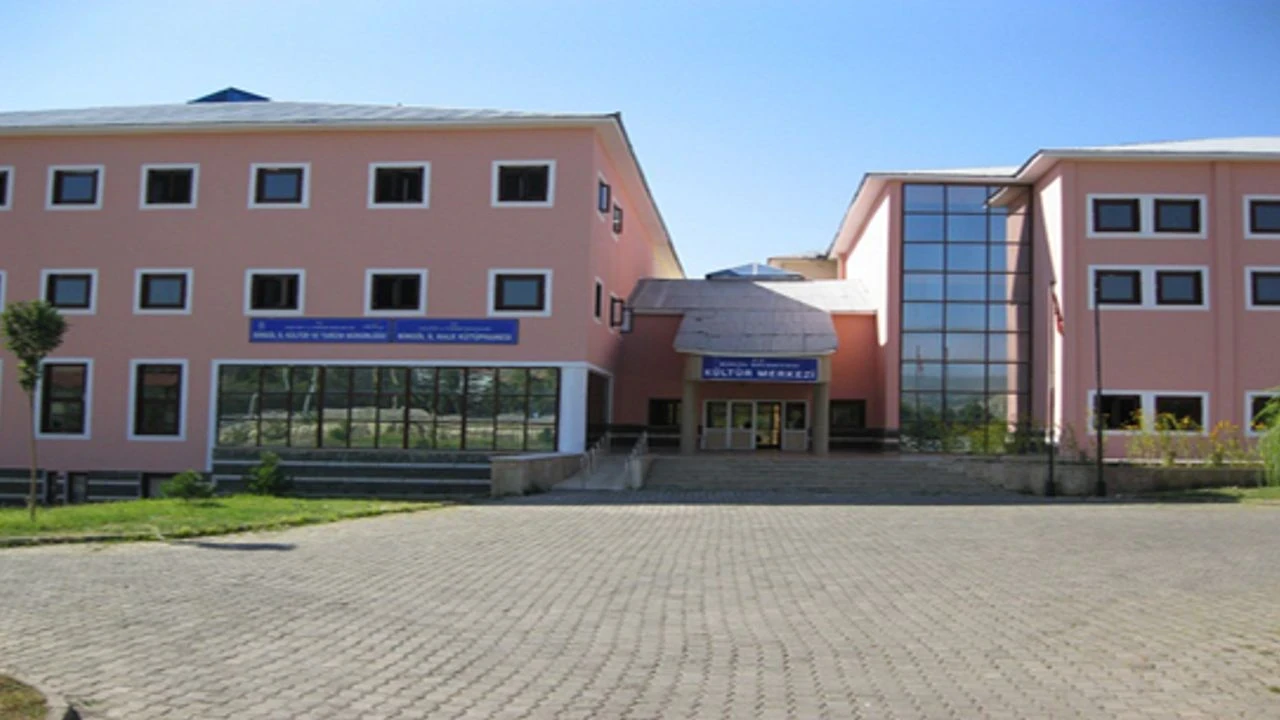 Bingöl İl Kültür ve Turizm Müdürlüğü iletişim bilgileri: Bingöl İl Kültür ve Turizm Müdürlüğü telefonu kaç? Adresi ne?