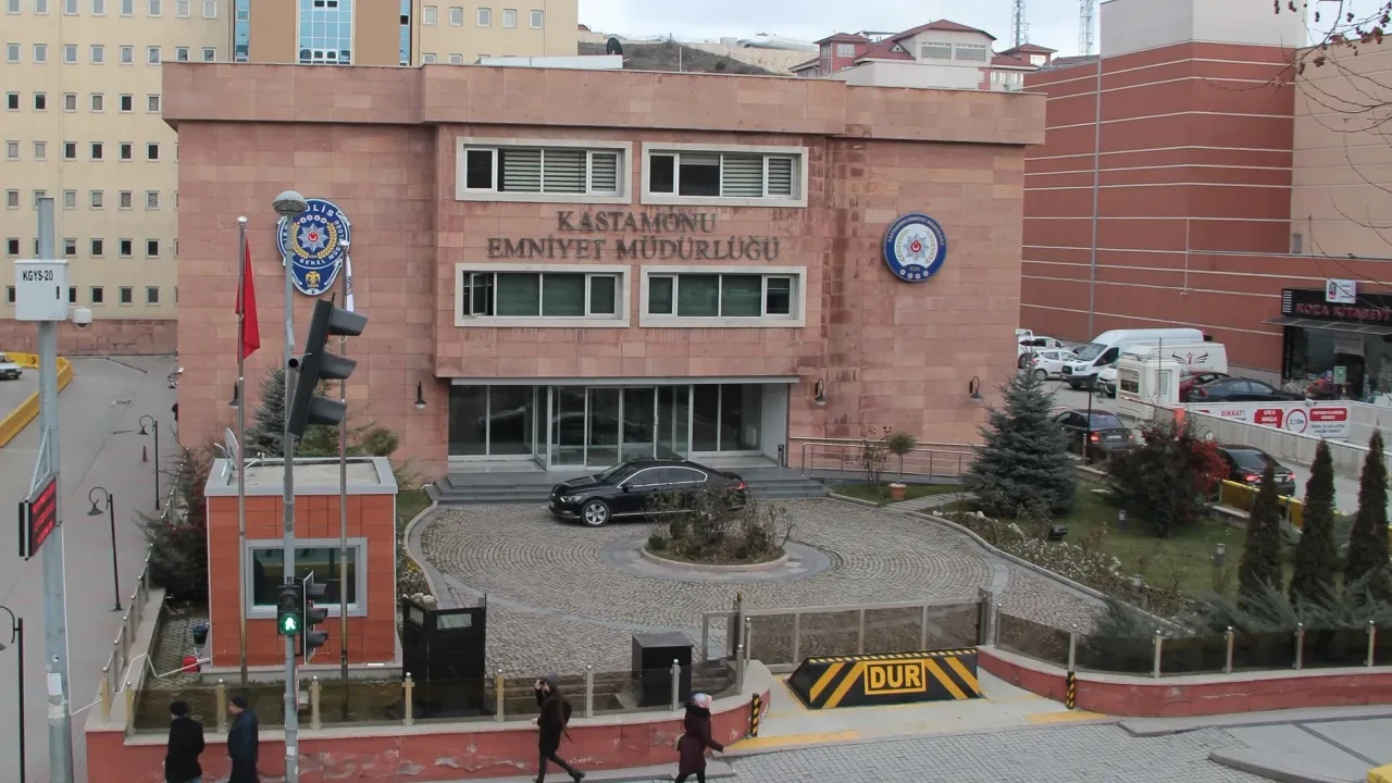 Kastamonu İl Emniyet Genel Müdürlüğü iletişim bilgileri: Kastamonu İl Emniyet Genel Müdürlüğü telefonu kaç? Adresi ne?