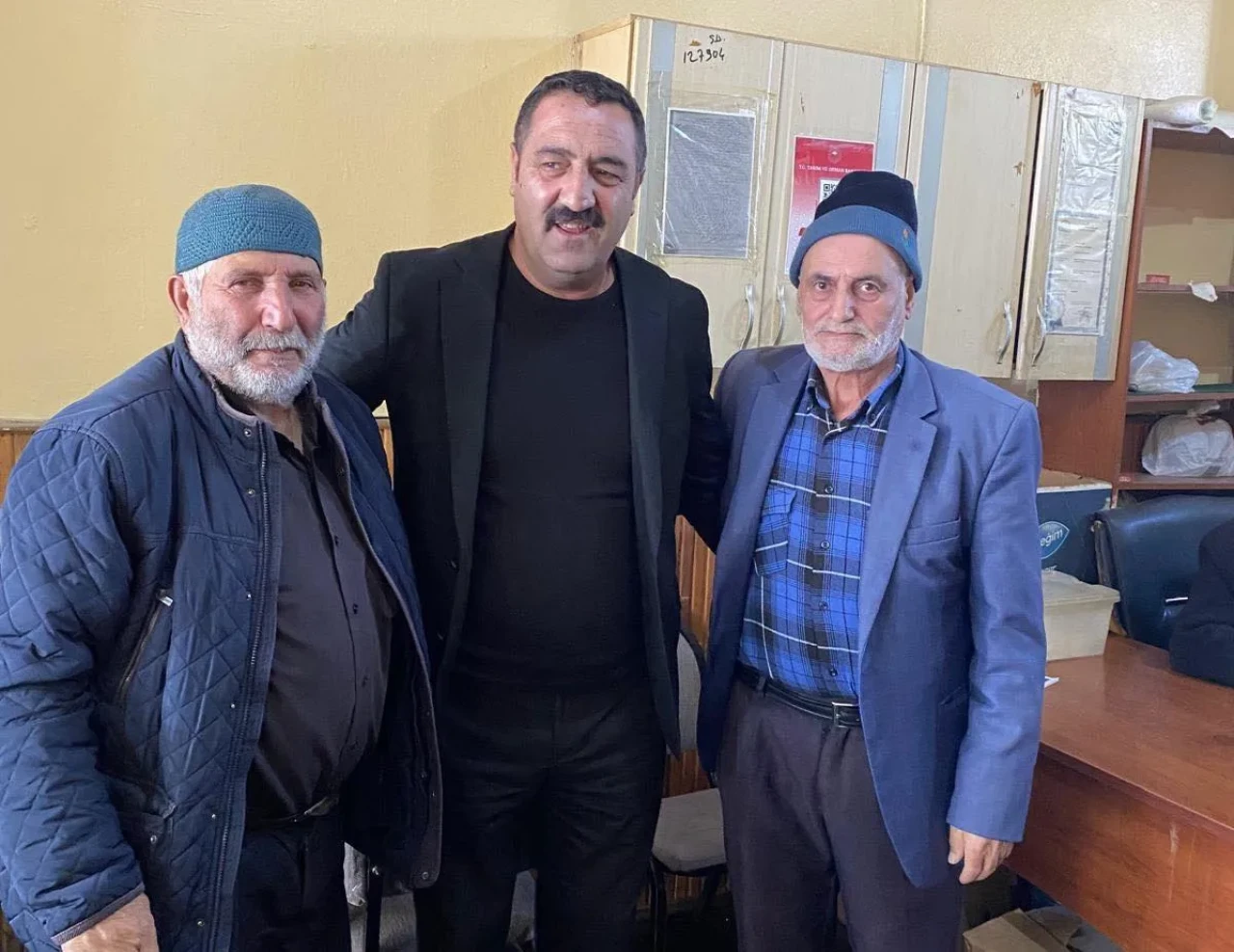 MHP Erzurum'dan Vatandaşla Gönül Bağı Kurmak İçin Saha Çalışmaları Sürüyor