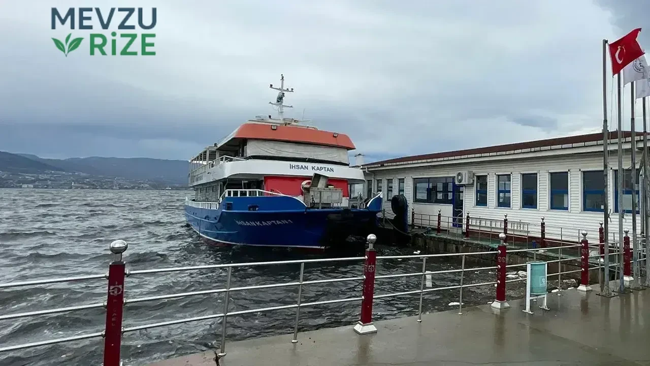 Fırtına Nedeniyle Deniz Ulaşımında Aksama: Feribot Seferleri Durduruldu!