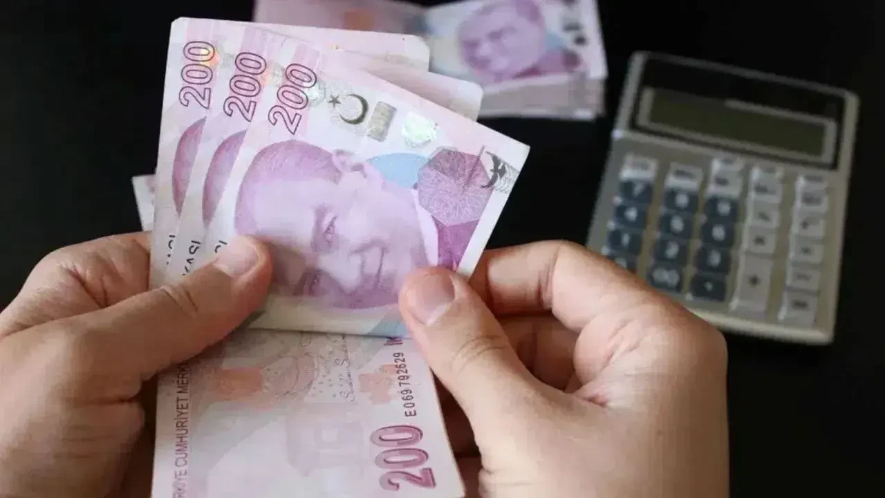 300 Bin TL’yi 32 Günlüğüne Bankaya Yatıranlar Ne Kadar Kazanıyor? Getiriler Dikkat Çekiyor!