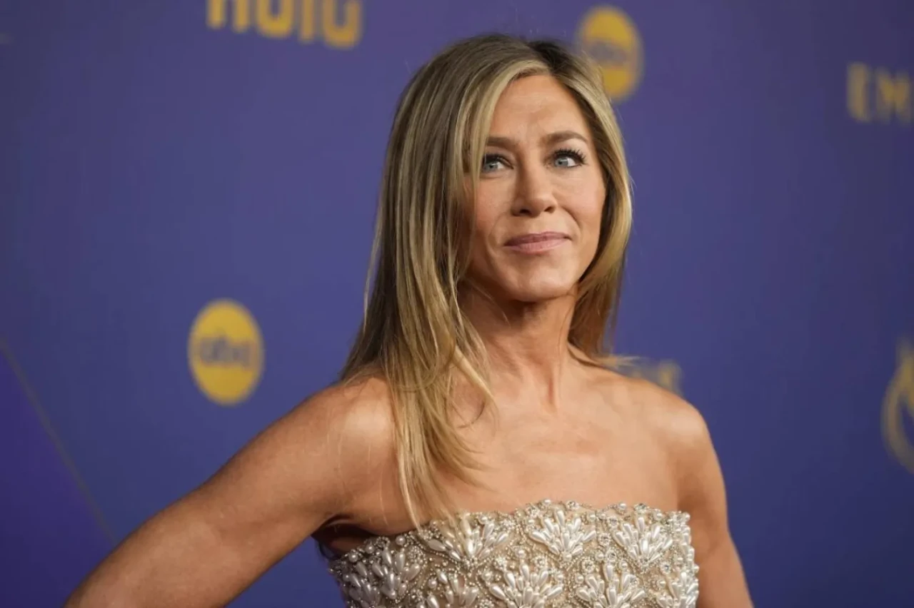 Jennifer Aniston yeni sevgilisini öve öve bitiremedi