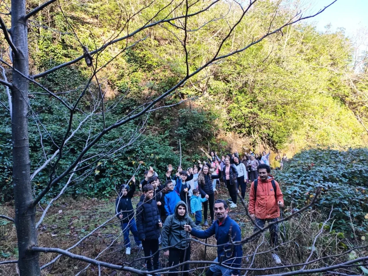Çocuklar Doğayla Buluştu: Hopa'da Haklar ve Sürdürülebilirlik Temalı Yürüyüş Gerçekleşti