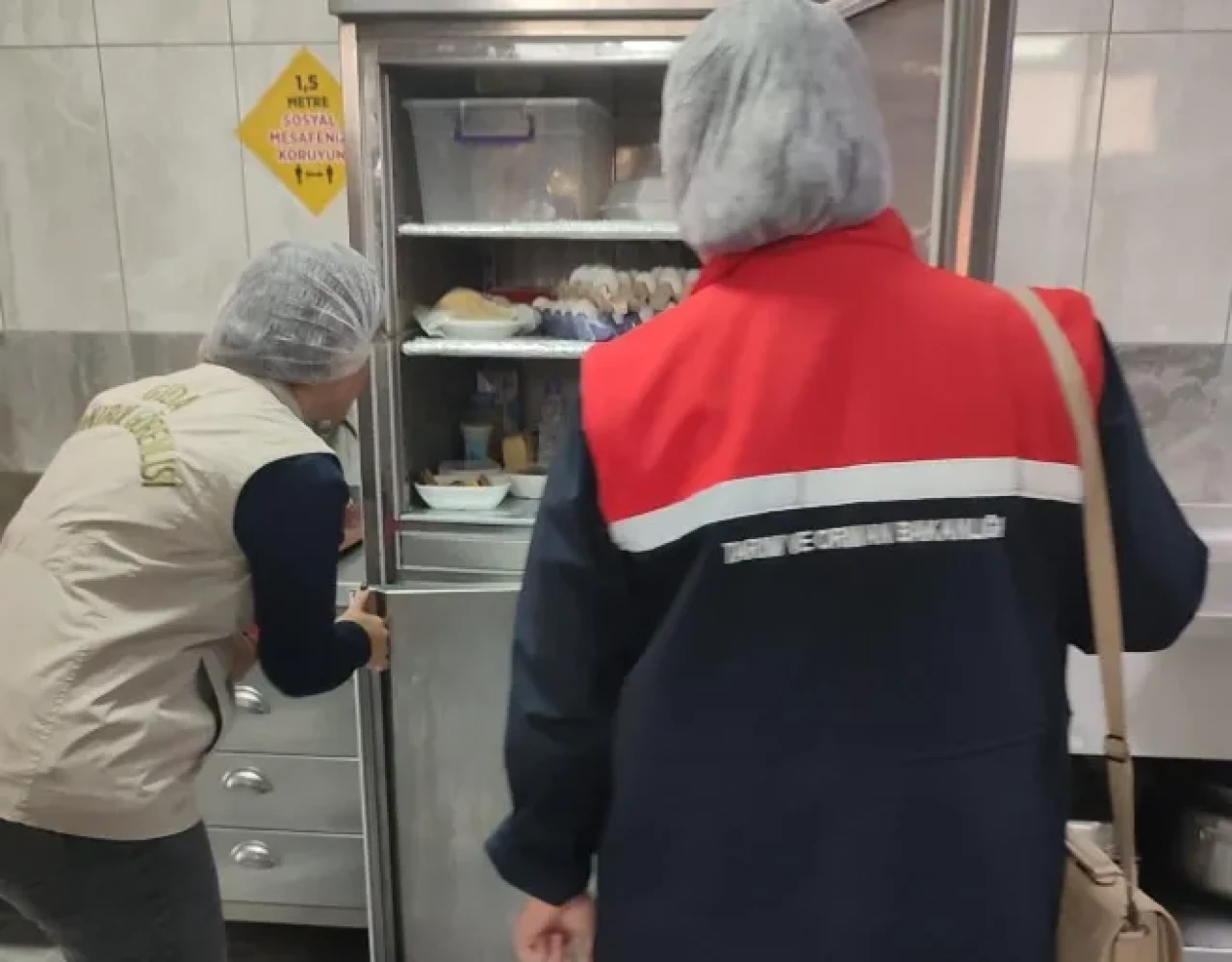 Trabzon'da gıda güvenliği denetimleri aralıksız sürüyor, hijyen önlemleri gözden geçiriliyor