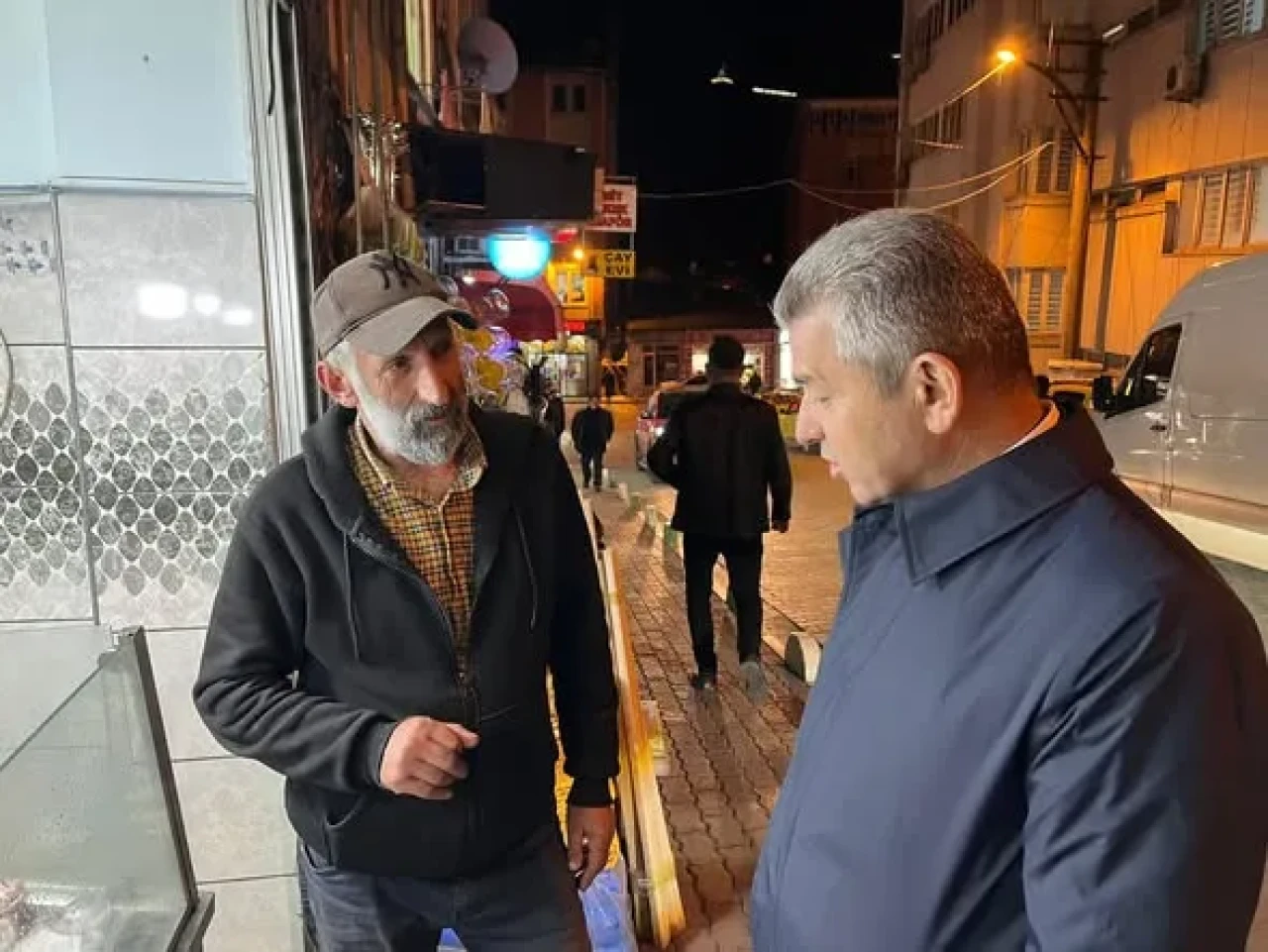 Artvin Valisi Turan Ergün, Merkezde Esnaf Ziyaretinde Bulundu