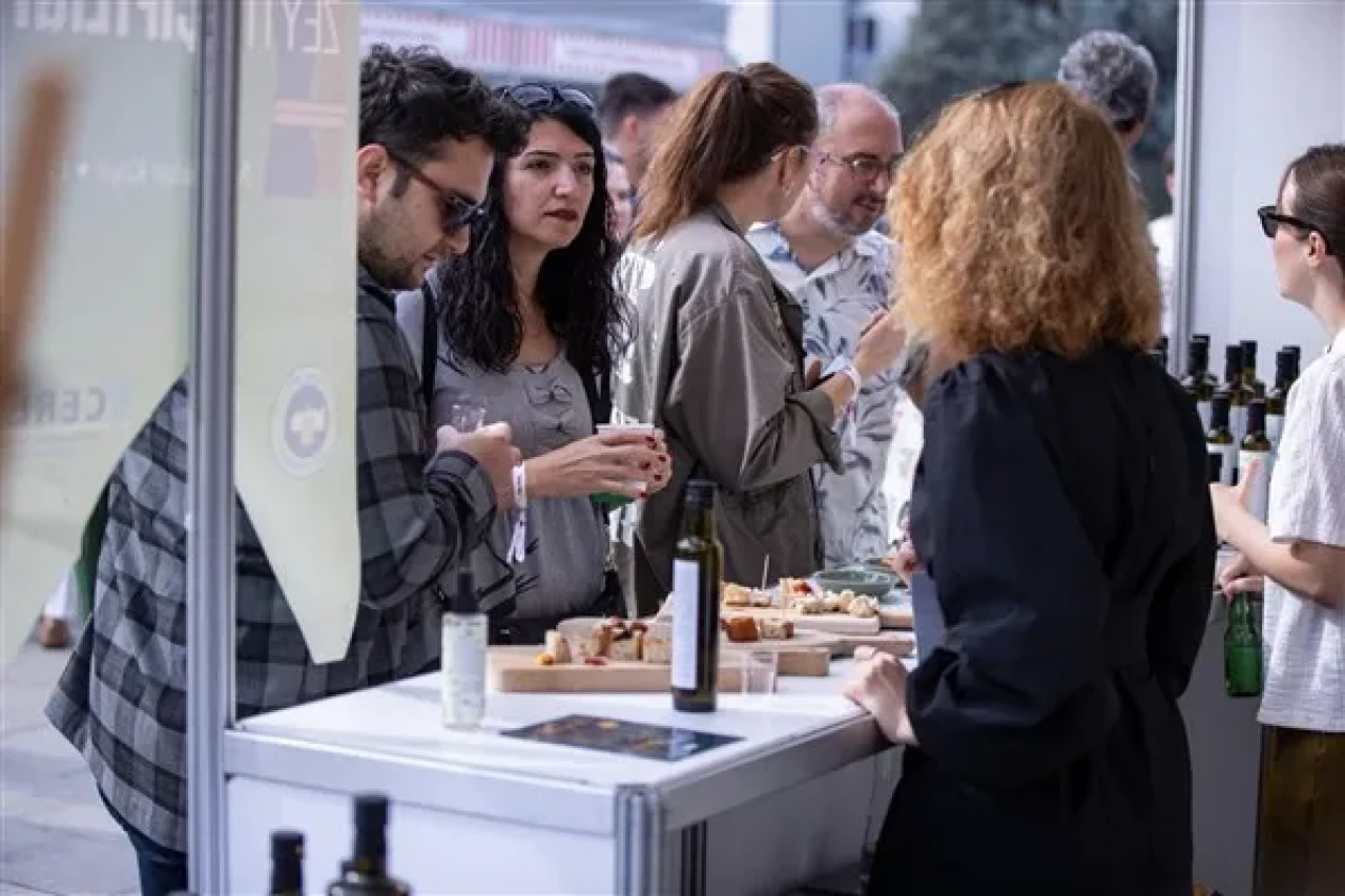 İzmir Gastrofest'te Başkan Tugay ve Eşi İlgiyi Üstüne Çekti!
