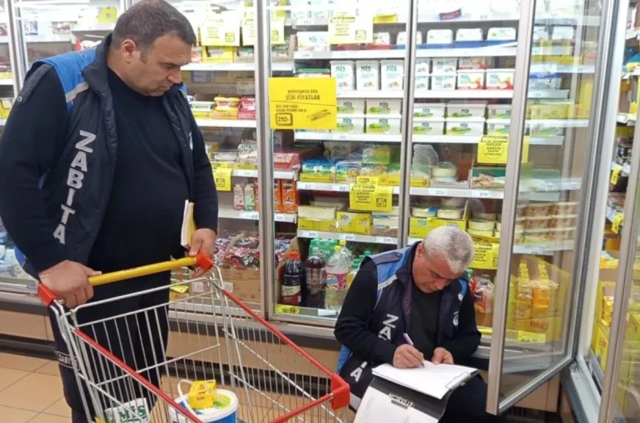 Aşkale'de Zabıta Ekiplerinden Fiyat ve Gramaj Denetimi Uygulaması