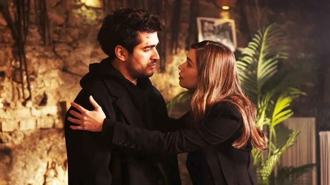 Yalı Çapkını 3. Sezon Büyük Krize Giriyor: Ferit ile Seyran Final Yolunda mı? Yapım Ekibinden Sızan Detaylar Ortalığı Karıştırdı