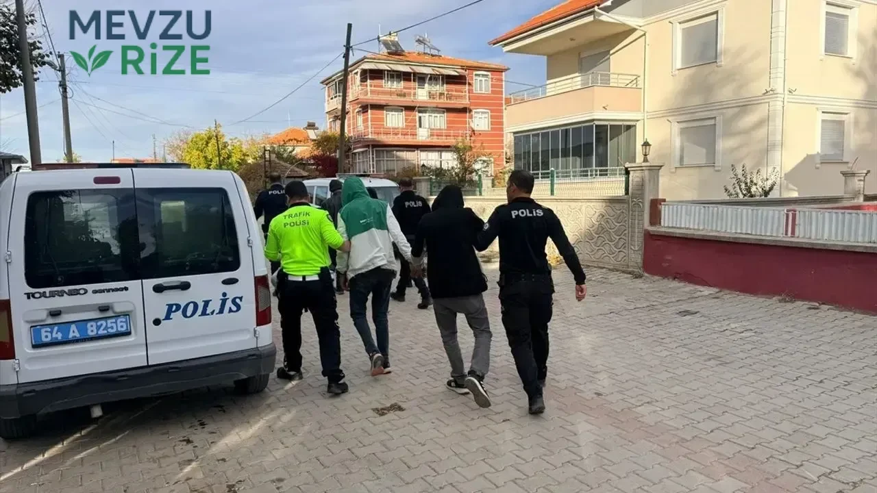 Uşak'ta uyuşturucu operasyonlarında yakalanan 8 zanlı tutuklandı