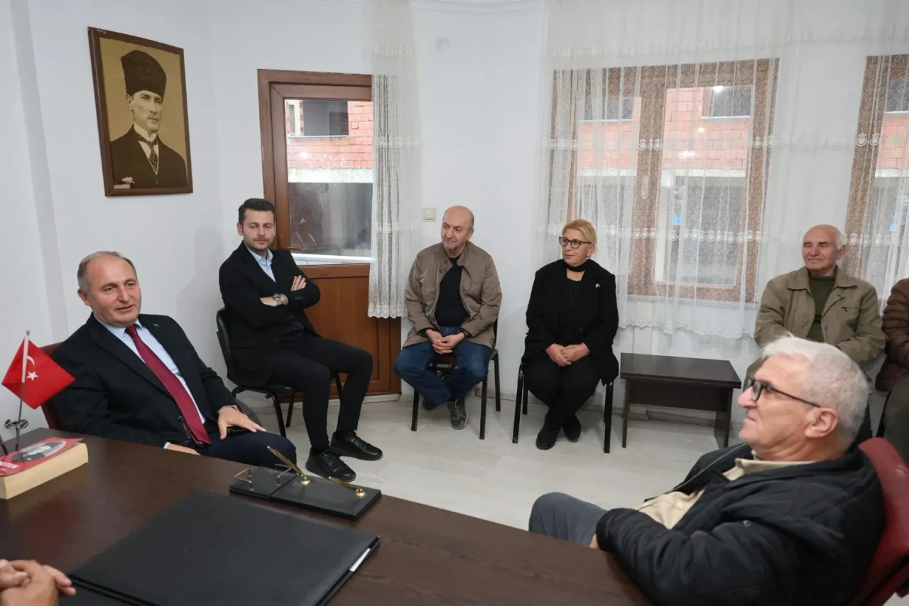 Arhavi Belediye Başkanı Ataselim, siyasi partilere iade-i ziyaret gerçekleştirdi