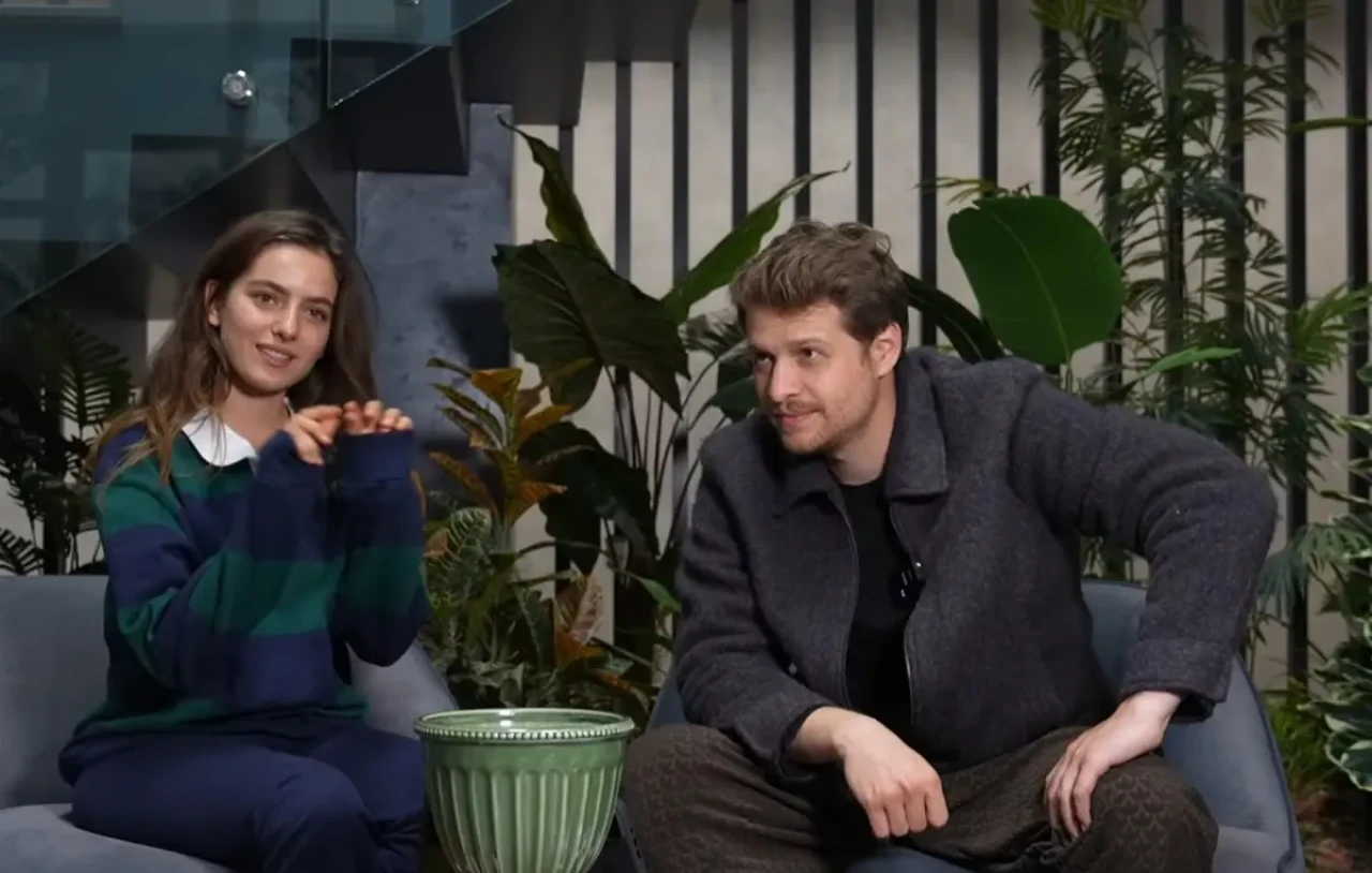 Taşacak Bu Deniz'in Eleni'si Ava Yaman’dan Duygulandıran Anlar! Babasının Hediyesi Programa Damga Vurdu