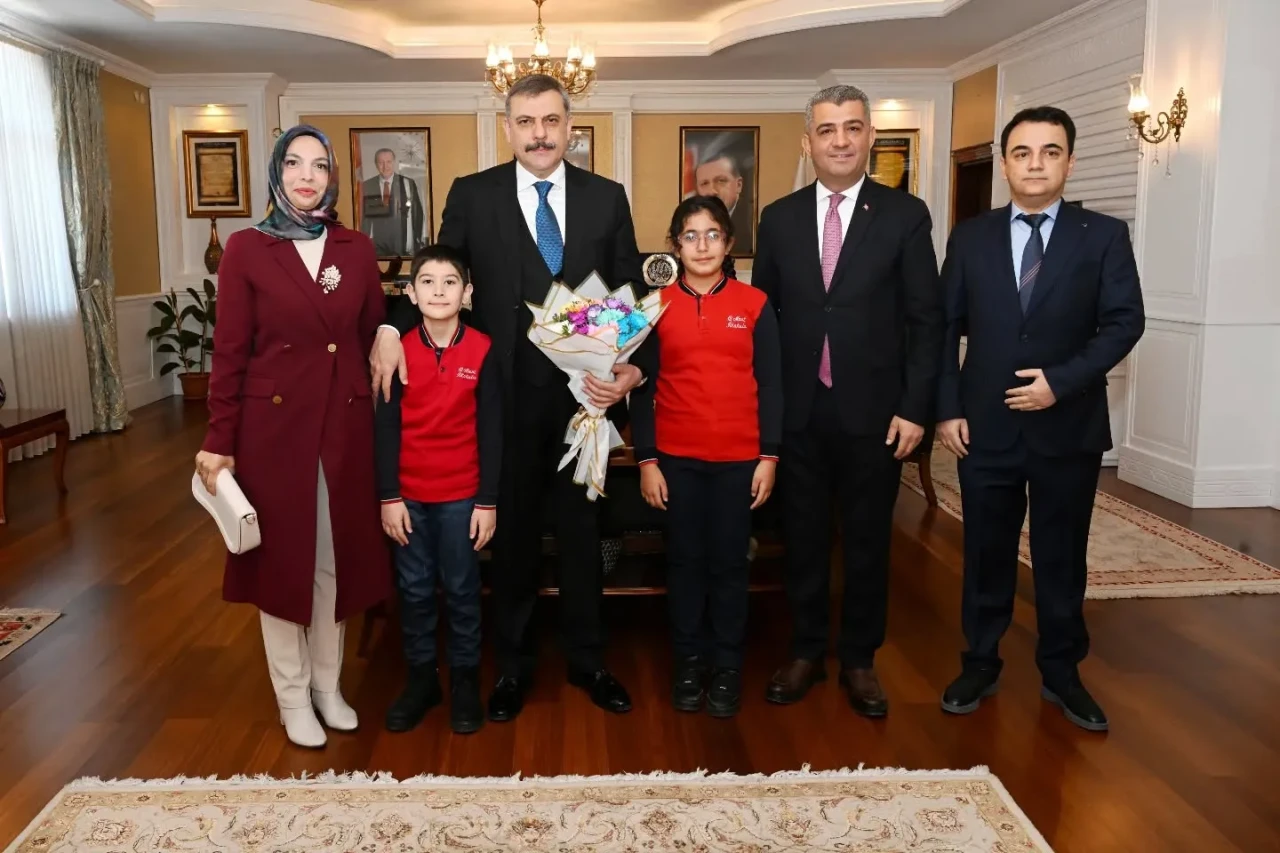 Vali Çiftçi, Öğretmenler Günü Kutlamasında Öğrencilerle Buluştu!