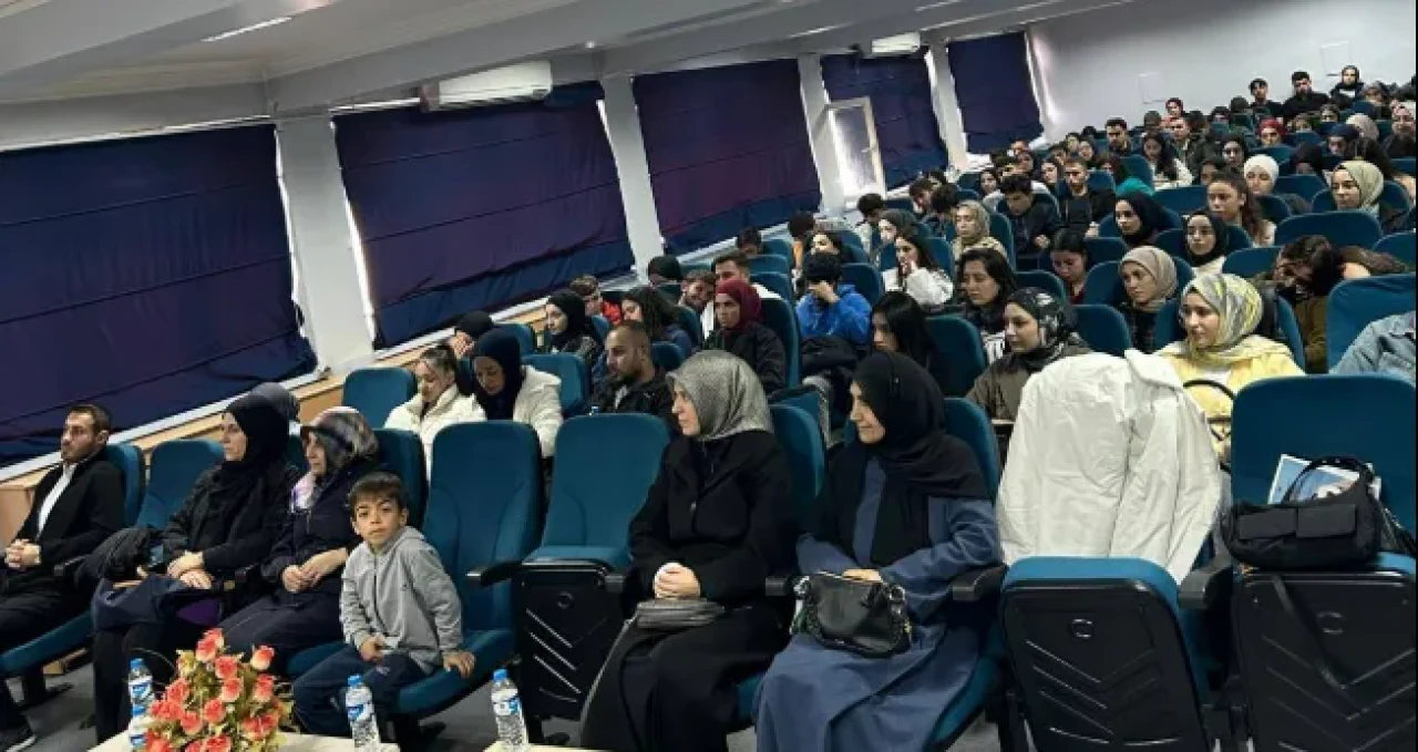 Oltu Müftülüğü, Oltu MYO’da Öğrencilerle Buluşma Programı Gerçekleştirdi