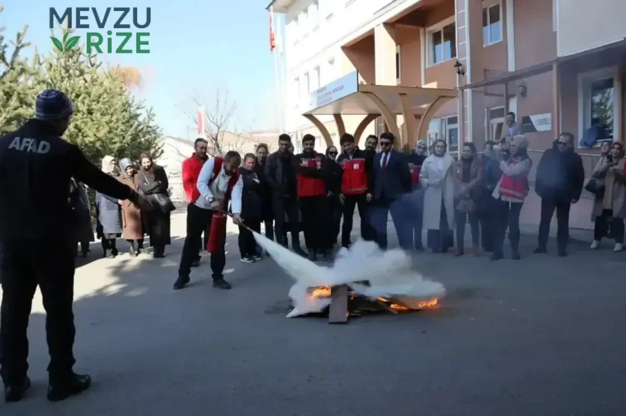 Erzurum’da Aile ve Sosyal Hizmetler’den Afet Farkındalığı Tatbikatı