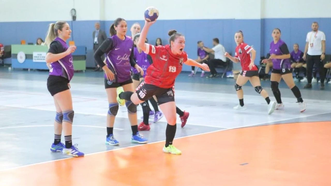 Ardeşen Belediyesi, Sinop Spor'u 35-30 yenerek galip geldi!