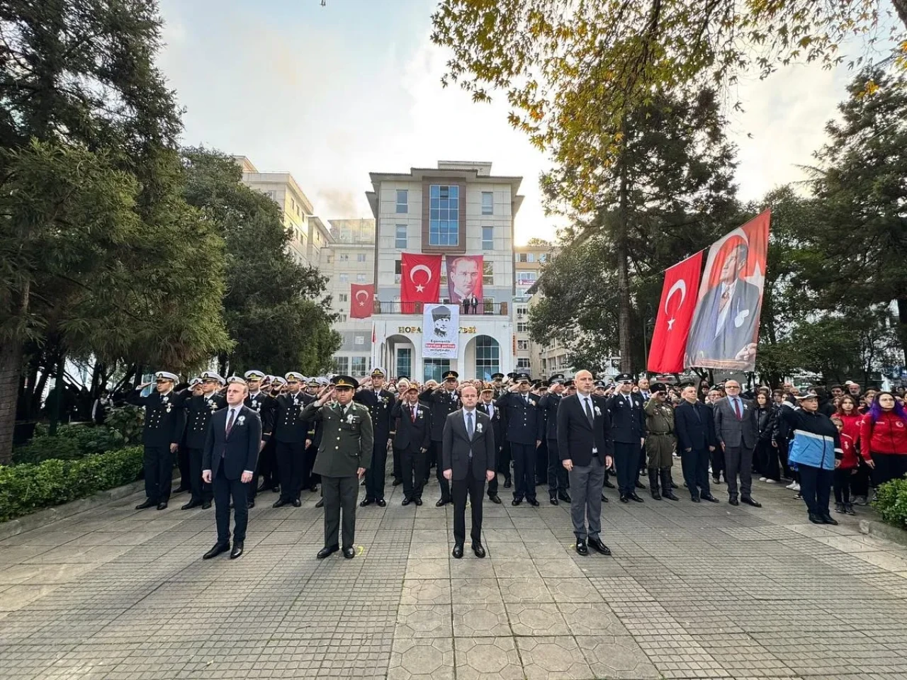 Atatürk, Hopa’da 87. yıl dönümünde düzenlenen törenle anıldı