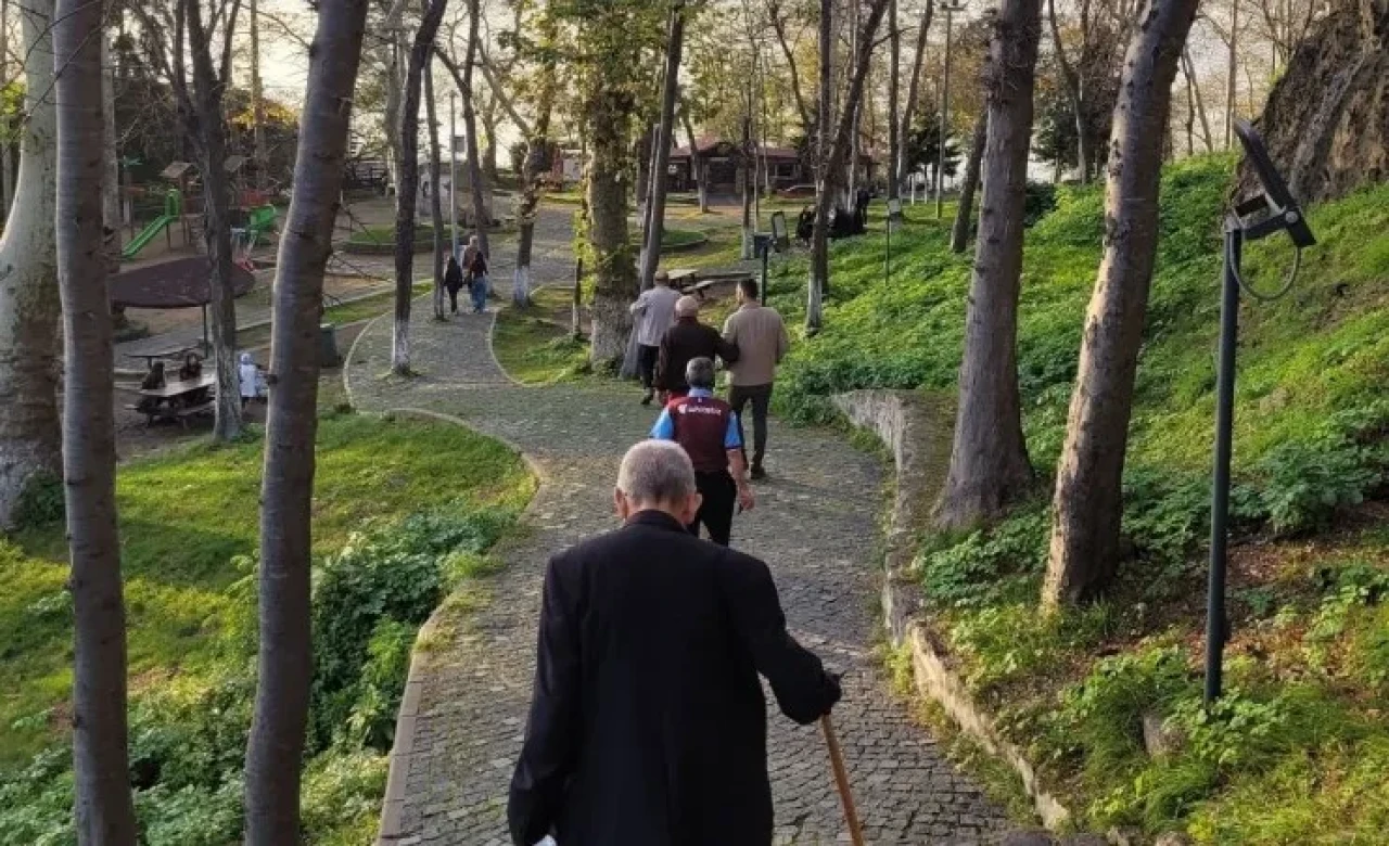 Huzurevi sakinleri, Giresun’da keyifli bir geziyle sosyal hayatlarının tadını çıkardı