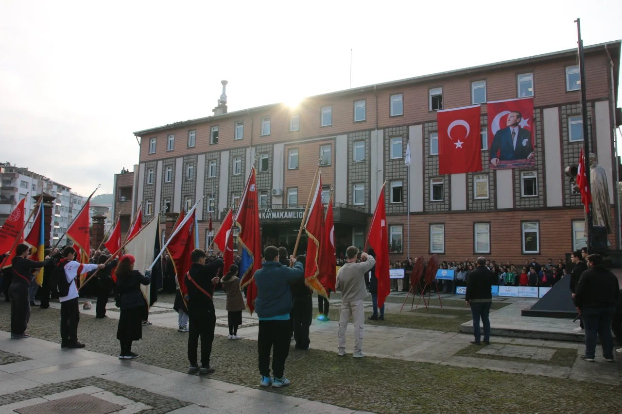 Atatürk, ebediyete intikalinin 87. yılında Ardeşen'de anlam dolu bir törenle anıldı