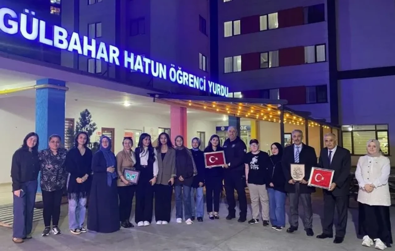 Gençlere milli ve manevi değerler aşılayan Vatan ve Kahramanlık Buluşmaları gerçekleştirildi