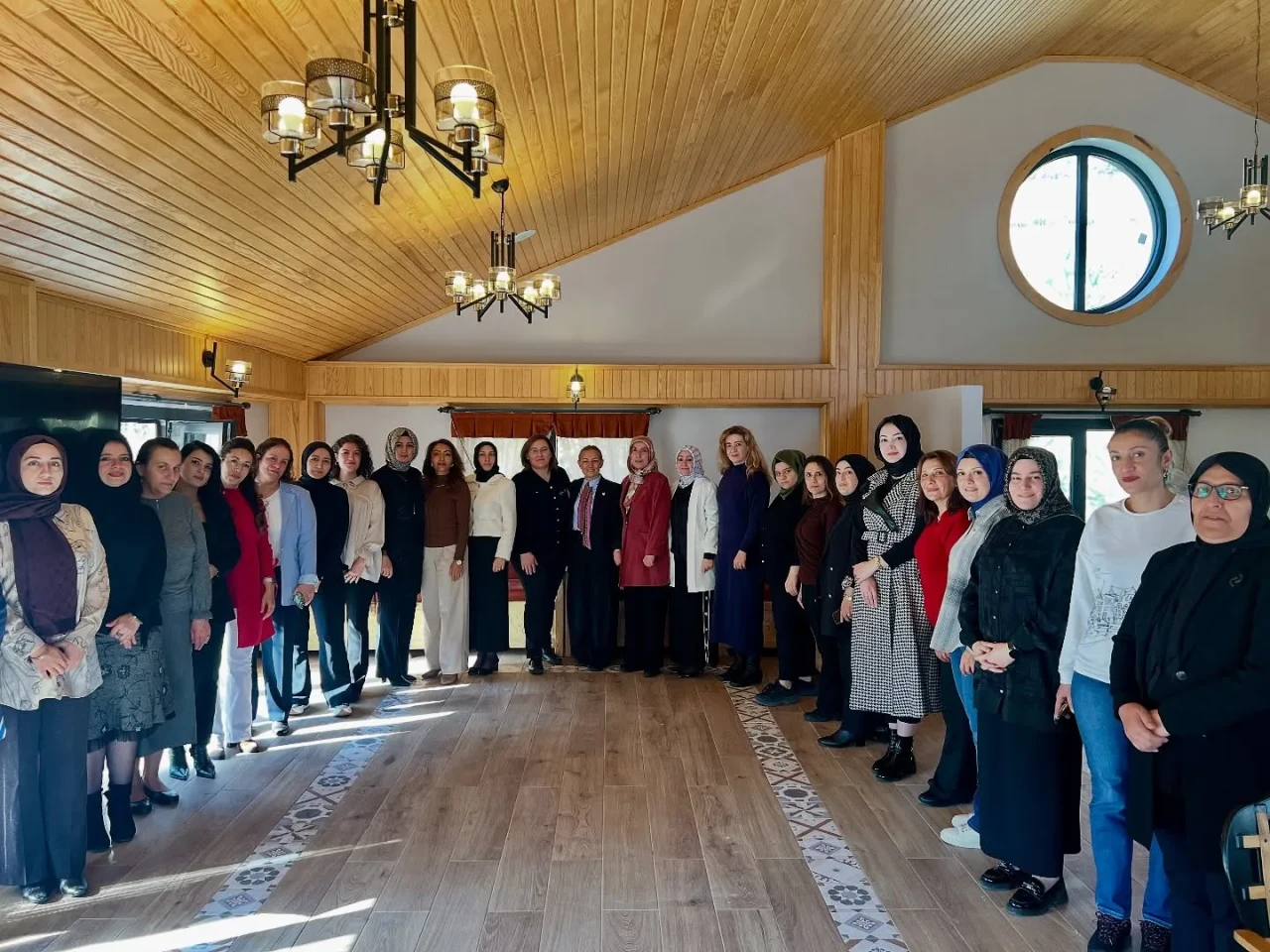 Kadınların Çalışma Hayatındaki Rolü Güçleniyor: Erzurum'da İstişare Toplantısı Yapıldı