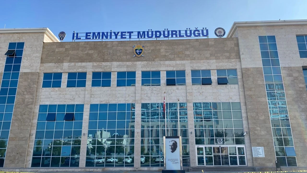 Uşak Emniyet Genel Müdürlüğü iletişim bilgileri: Uşak İl Emniyet Genel Müdürlüğü telefonu kaç? Adresi ne?