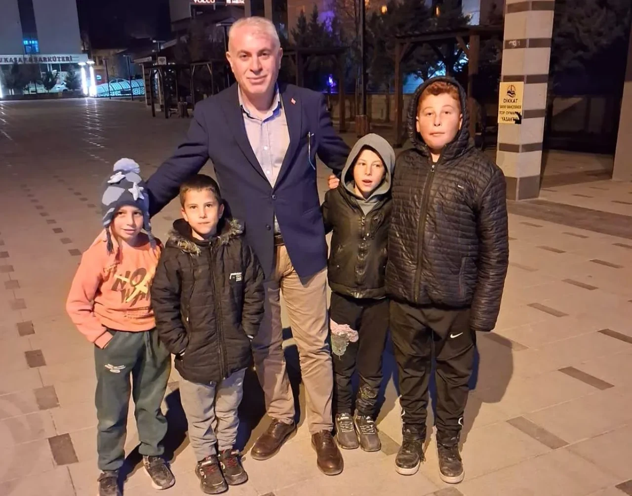 Bayburt'ta Başkan Memiş, Vatandaşlarla İstişare Ederek Çözüm Yollarını Arıyor