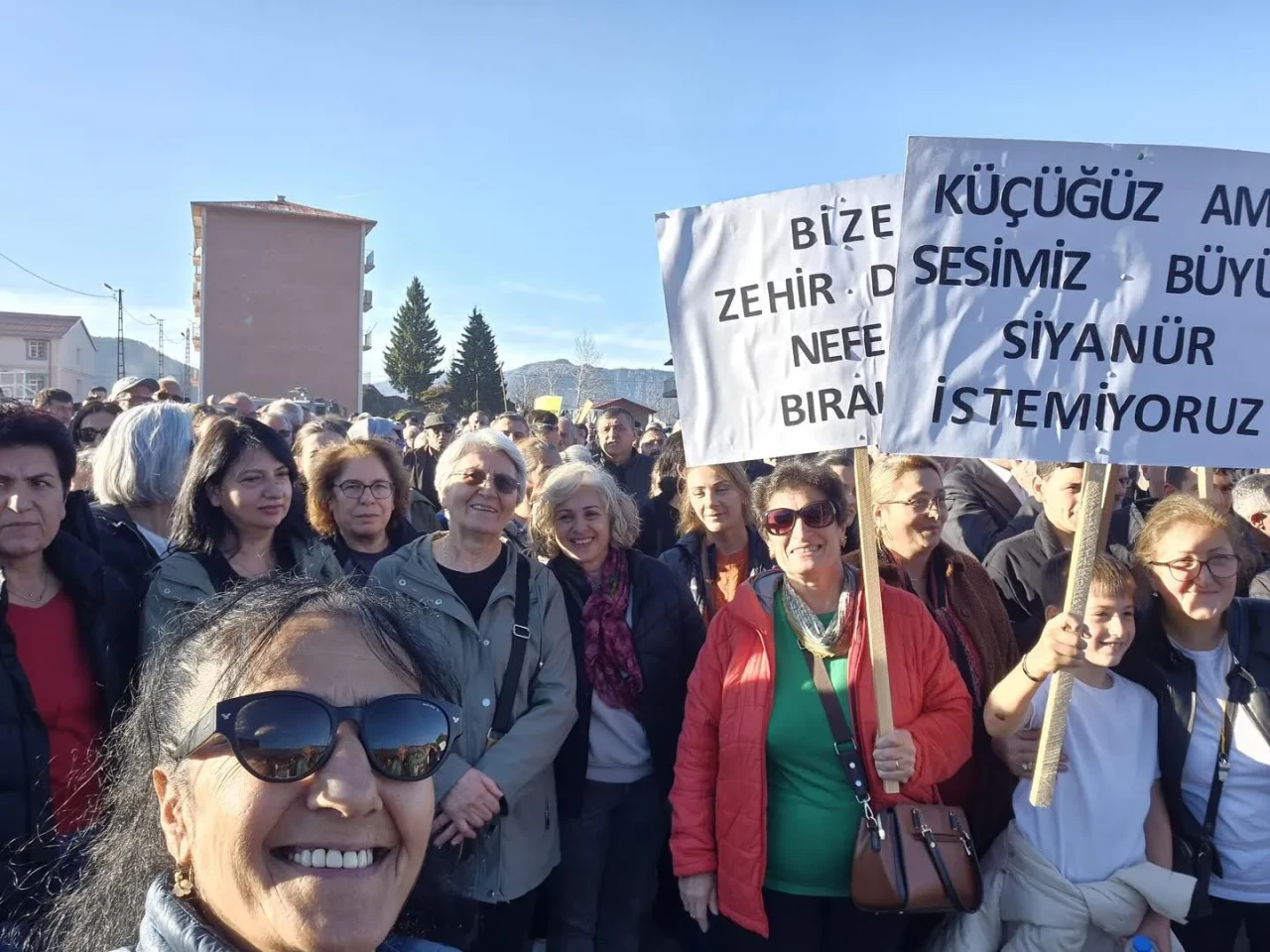 CHP'li Kadın Kolları, Murgul'daki çevre mitinginde doğa mücadelesine destek verdi